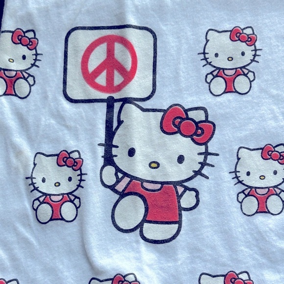 Hello Kitty SET OF 2 Feather Flip Flops Size 7 8 PEACE Hello Kitty White T Shirt - Picture 2 of 16